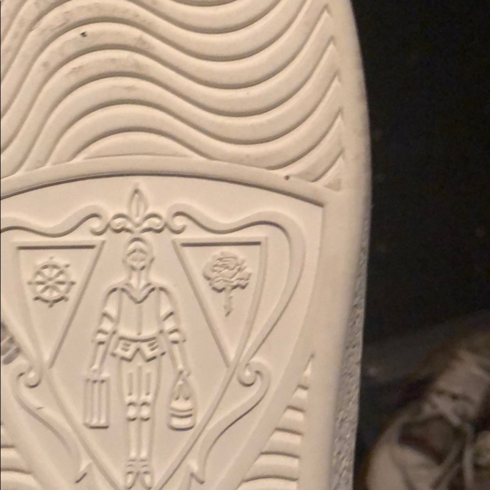 Shoes - Picture 3 of 4